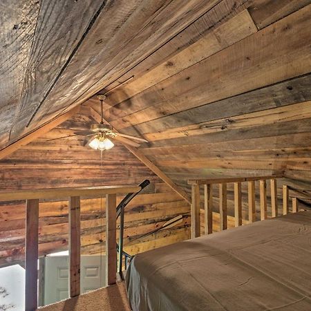 Creekside Cabin With Deck In Pisgah Forest! Barnardsville Exterior photo